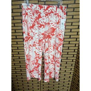 77 Park‎ Coral And White Floral Crops Size Medium